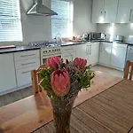 Garden Cottage In Constantia/Meadowridge